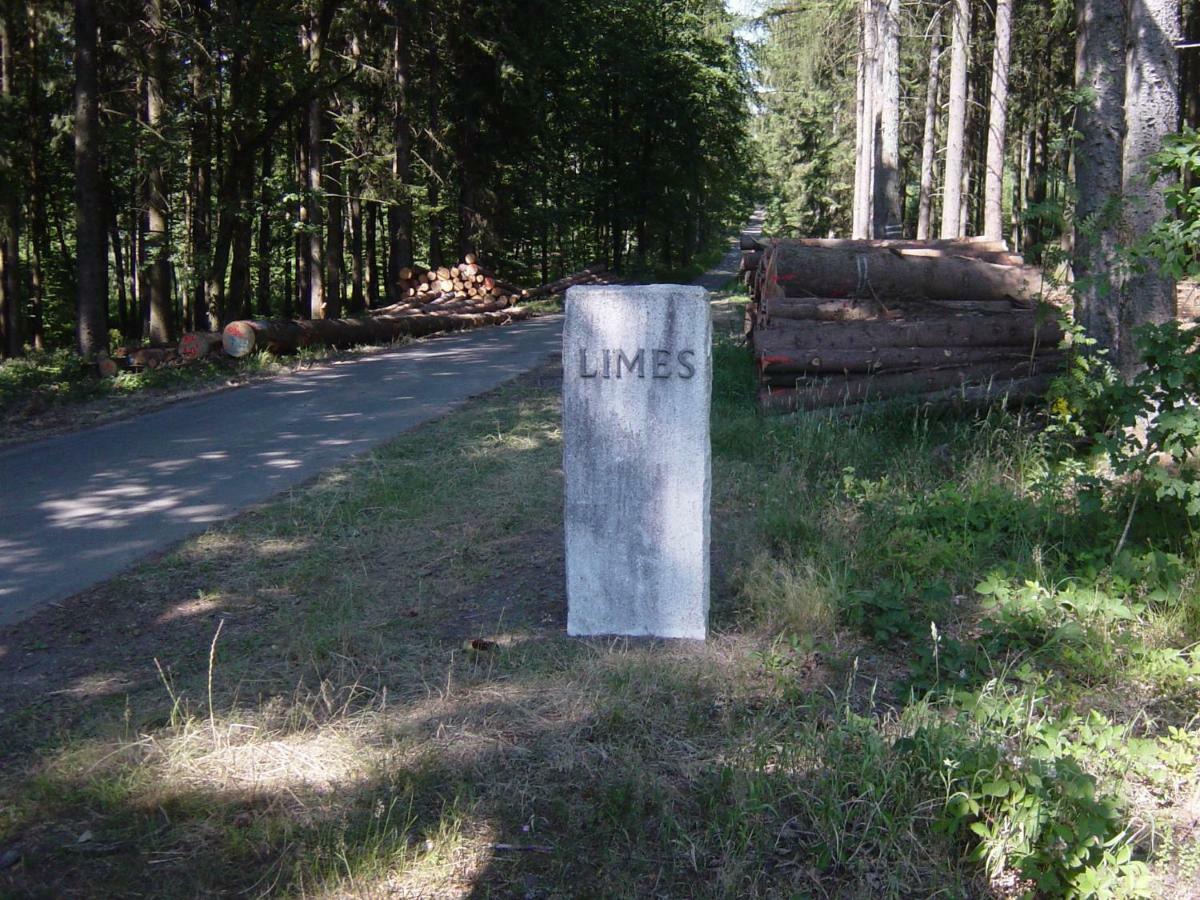Haus Am Wald Lejlighed Hillscheid Eksteriør billede